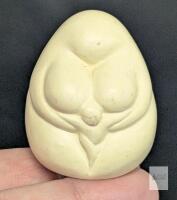 Venus of Willendorf Style Figurine &ndash; Handheld Cream Resin Replica Paleolithic Fertility Goddess 2.4"