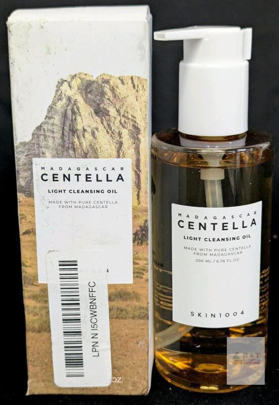 SKIN1004 Madagascar Centella Light Cleansing Oil, 200ml, Batch E10G27, Exp 2028-07-09 Note: Online returns. Volumes may be lower than listed