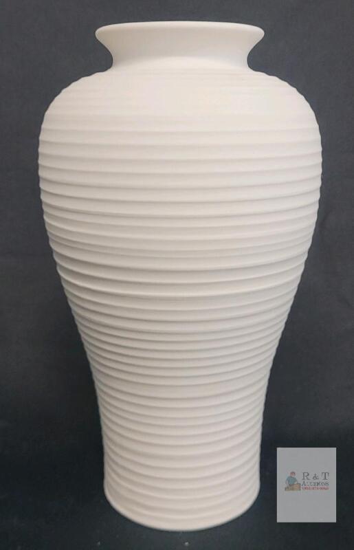 New - Tvzouo Home Decor Ceramic Vase , White . Measures 10" tall .