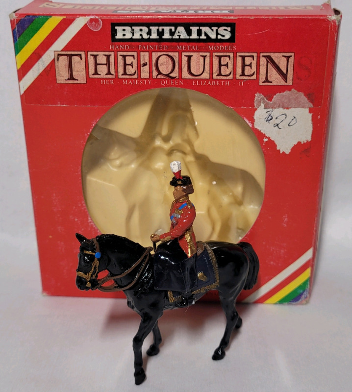 Britains ' The Queen ' Hand Painted Metal Models Miniature w/Box