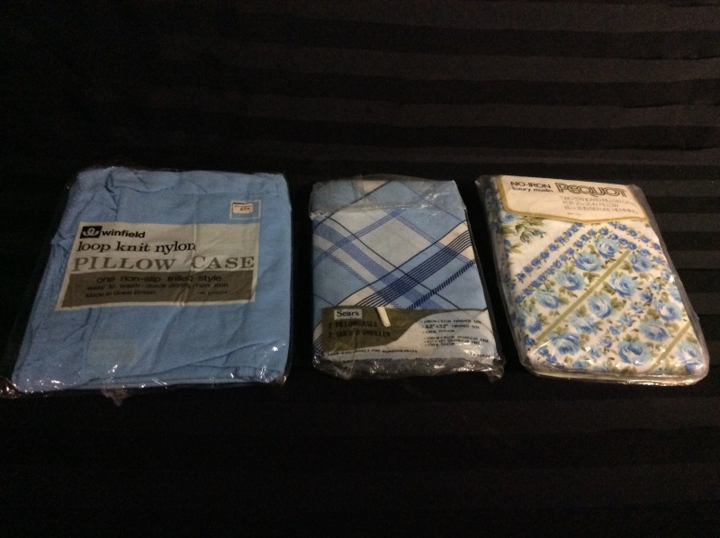 3 Sets Pillow Cases old new stock
