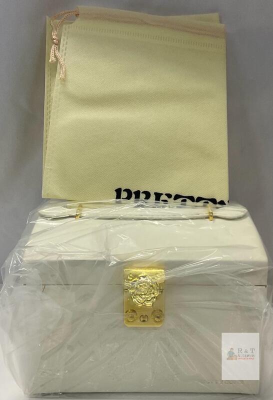 Pretty Comy Butterfly Jewelry Box, White Faux Leather, Gold Latch, Dust Bag, Gift Box, X004D5IKW9