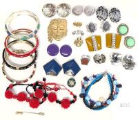Vintage Costume Jewelry Lot: Sarah Coventry Clip ON Earrings, Brooch, 4 Bangles