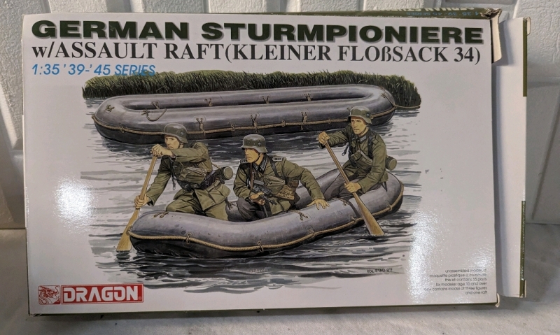 Vintage Dragon Models German Sturmpioniere with Assault Raft Model Kit