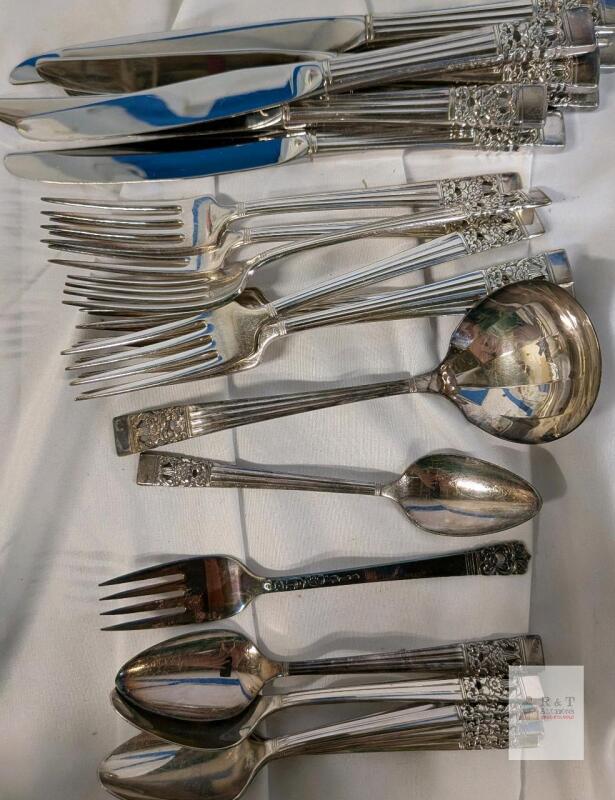 Silverplate Flatware lot Floral Decor Pattern, Knives, Forks, Spoons, Ladle, Tongs