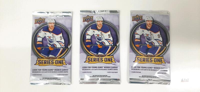 3 : 2025-26 Upper Deck Series One Hockey Pack, 4 Cards, Young Guns Rookie Chase, Connor McDavid Art