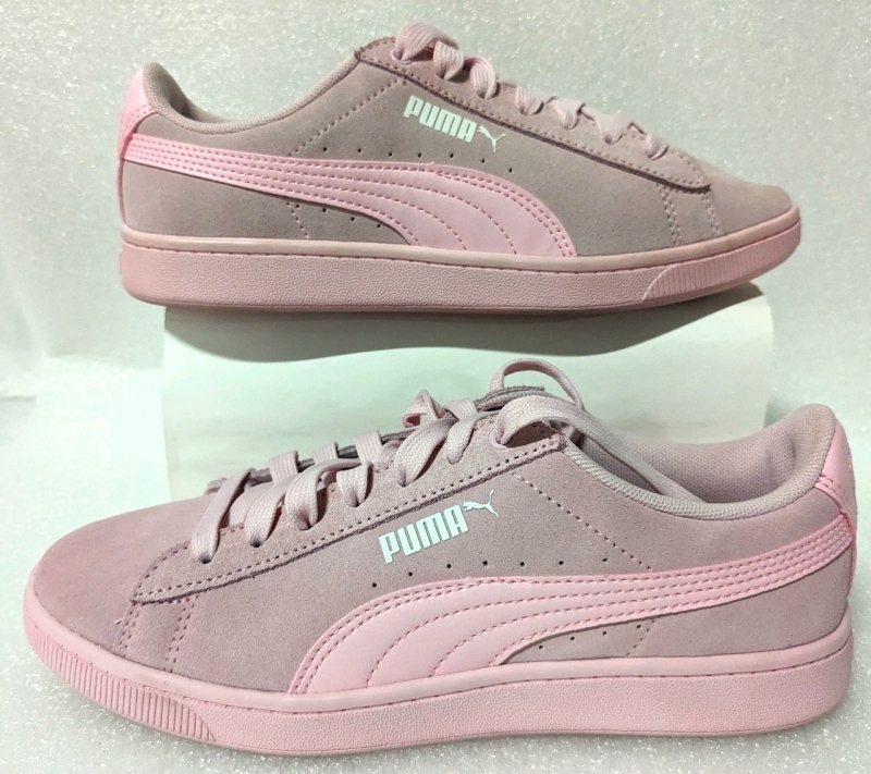 PUMA Women's Vikky V2 Sneakers (Size 6)