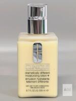 Clinique Dramatically Different Moisturizing Lotion+ 6.7 fl oz (200ml) Pump, ZA47 Batch Note: Online returns. Volumes may be lower than listed