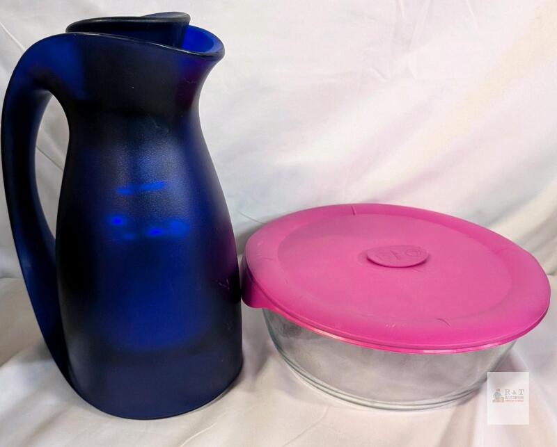 Frosted Blue 10" Pitcher/Carafe & Pyrex 7 Cup 8.5" Glass Storage Bowl with Pink Lid