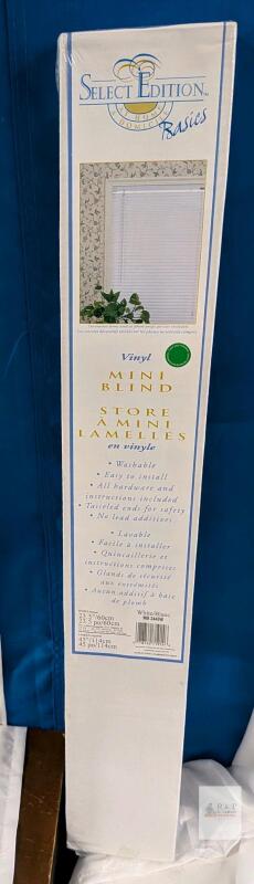 Select Edition Vinyl Mini Blind White 23.5"x45" Fits 23 3/4"&ndash;24 1/2" Windows MB 2445W