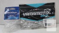 NEW Yamamoto 4" Single Tail Grub Lures 20pk Blue Pearl/Silver Flake + Danielson 2.5" Spin Float