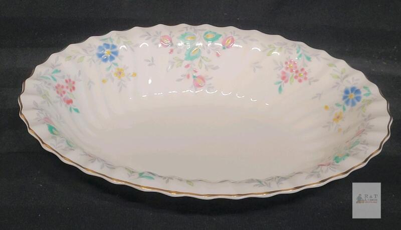 Vintage Royal Doulton " Pastoral " 10" Oval Vegetable Bowl . No chips or cracks