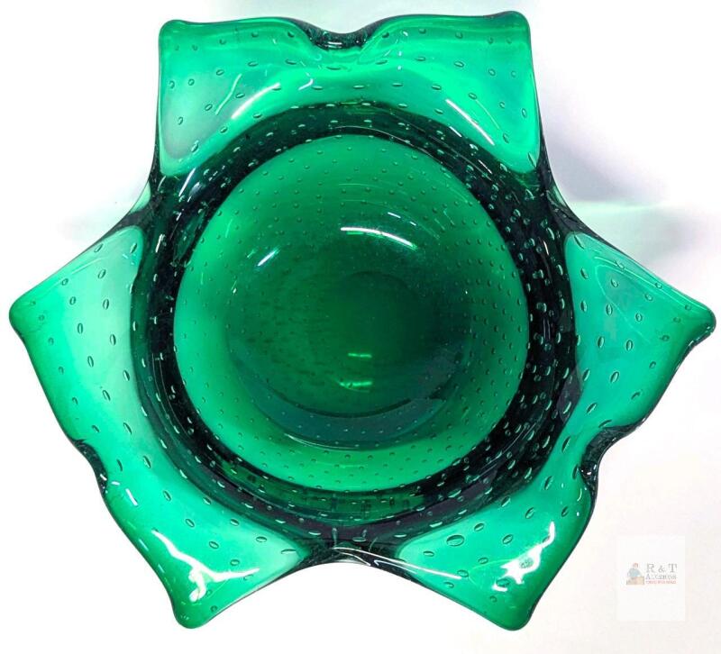 Emerald Green Murano-Style Art Glass Bullicante Bowl, 7" Diameter, Ruffled Edge, Mid-Century No chips or cracks.
