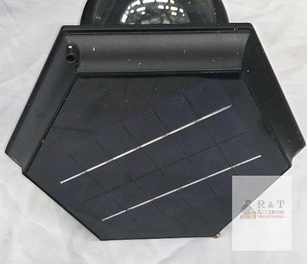 Solar Powered Outdoor LED Post Lantern &ndash; Black, Post Mount, Integrated Panel, 8-12 Hour Runtime