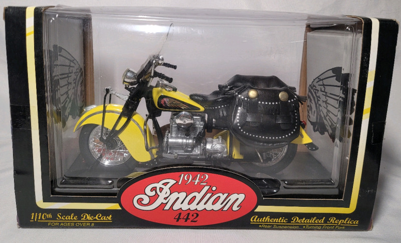Tootsie Toy 1942 Indian Motorcycle Diecast in Box , 1:10 Scale