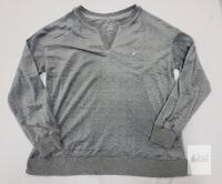 NEW Nautica Men's Medium Heather Gray Crewneck Sweatshirt, Style 3331111, Polyester/Elastane