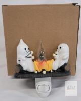 Halloween Ghost Campfire Flickering Plug-in Night Light, C7 Bulb, Resin, X004E27YIH