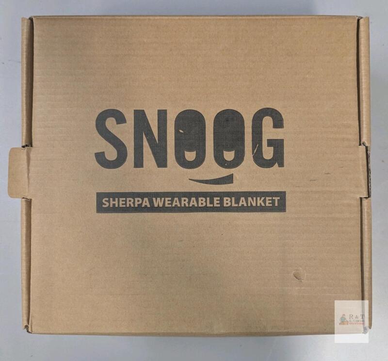 SNOOG Sherpa Wearable Blanket - Black Grey, 71" x 54", 100% Polyester, Machine Washable