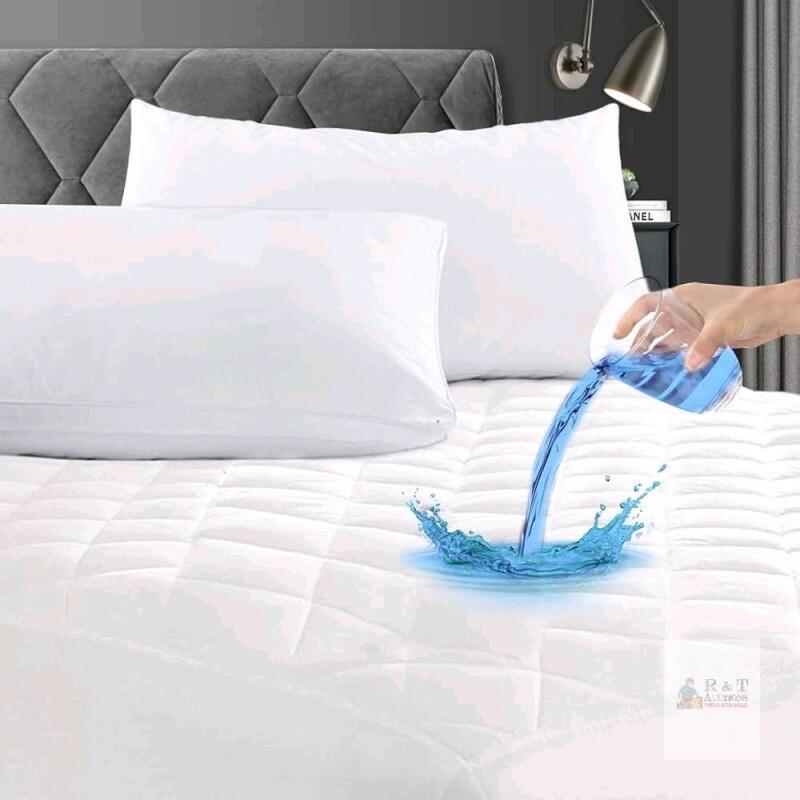 New California King-Size GRT Quilted Fitted Mattress Pad, 100% Waterproof, Dustproof, Breathable, Noiseless Mattress Topper, Fits Up To 21" Deep, 72" &times; 84" , Machine Washable