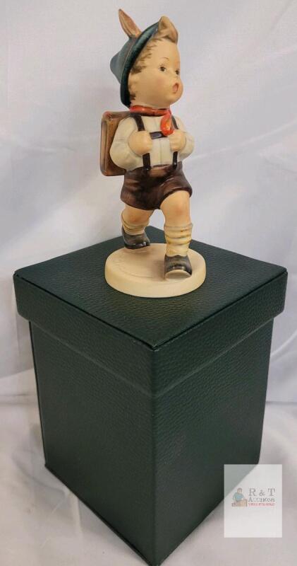 Goebel Hummel 'School Boy' Figurine #82 TMK-3 Bee Mark Germany 4 Inch with Display Box