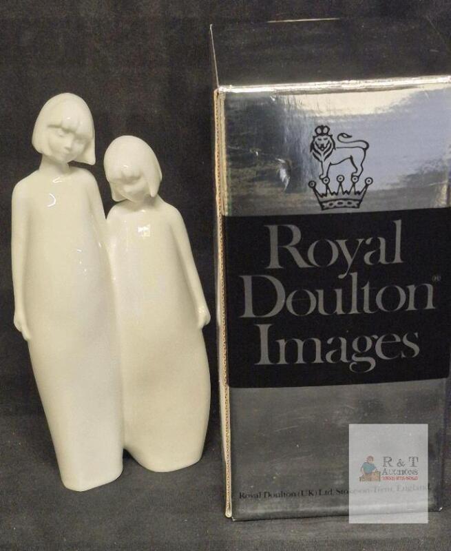 Royal Doulton "Sisters" Figurine HN 3018, Images Collection, 8.5" Bone China, Pauline Parsons Design