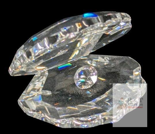 Signed SWAROVSKI Open Clam Shell With Crystal Pearl, 1" No Chips or Cracks