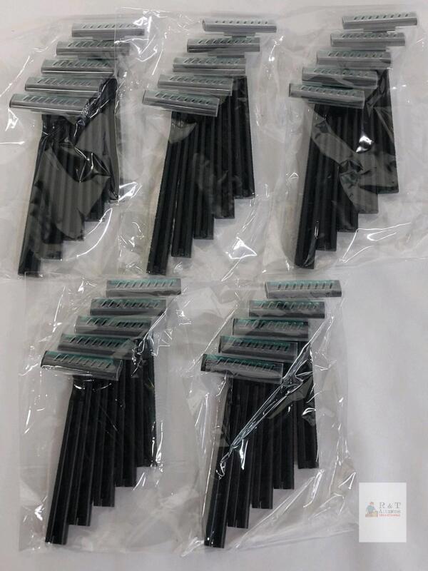 New - 25 Disposable 2-Blade Razors .