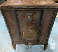 Canadian Radio Corporation Floor Console Radio, Circa 1930s, Wood Cabinet, Project/Parts