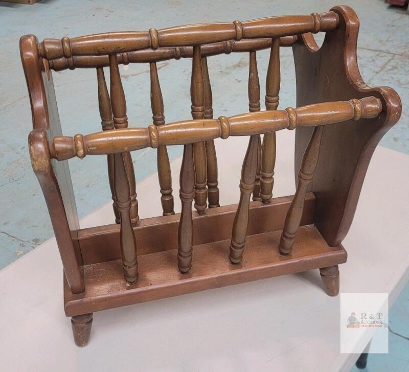 Vintage MCM Wooden Maple Magazine Rack . Measures Approximately 17-18" wide, 9-12" deep, and 18-19" high.