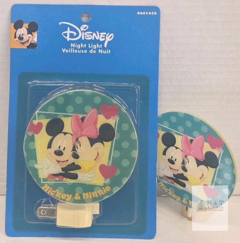 Disney Plug-In Night Light, Mickey & Minnie Mouse Rotary Shade, 120V, UL Listed, Style# 657002421