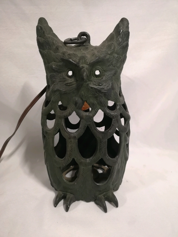 Fantastic Cast Hanging Owl Light - Working