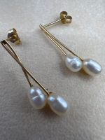 14K Two Pearl Drops Earring stamped