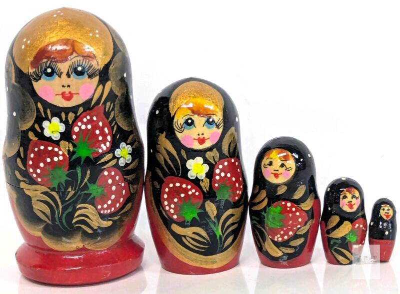 Vintage Russian-Style Matryoshka Nesting Dolls 5 Piece Set, Up To 3.75" Tall