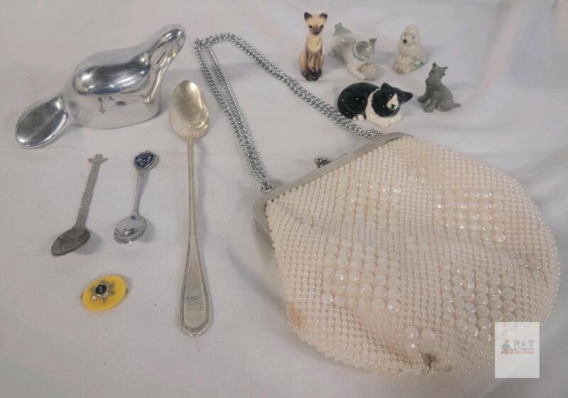 11 Vintage Home Decor Collectables . 5 Dog Figurines , CNR Spoon , 2 Souvenir Spoons , 1 Year Boy Scout Pin , Ladies Purse & Beaver Figure