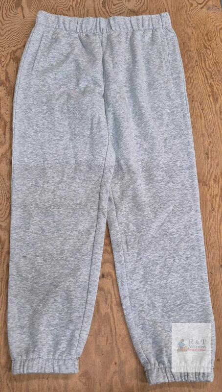 GAP Medium Heather Gray Sweatpants, Elastic Waistband, Side Pockets, 27&rdquo; Inseam, Men&rsquo;s/Unisex