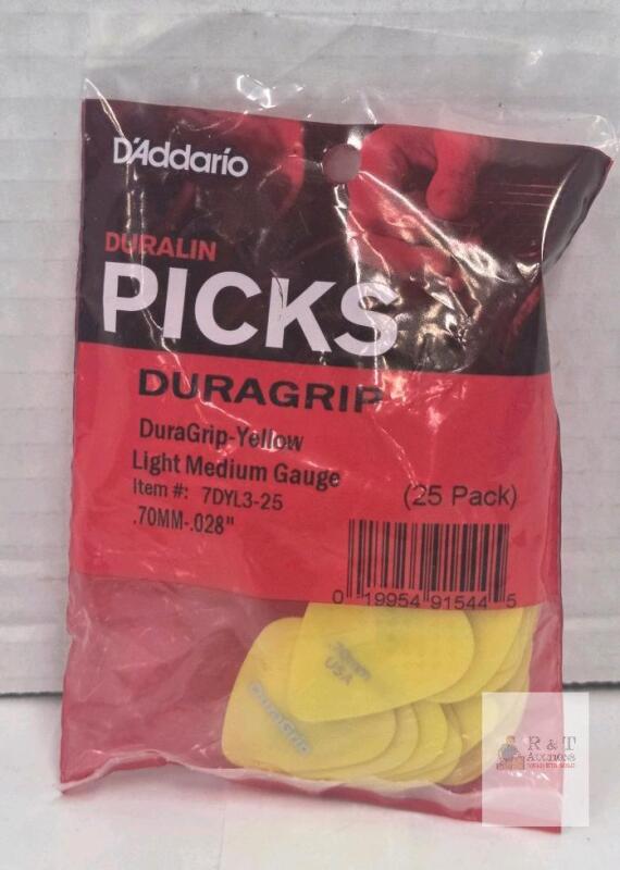 D'Addario Duralin DuraGrip Guitar Picks, 0.70mm Light Medium Gauge, Yellow, 25-Pack, 7DYL3-25