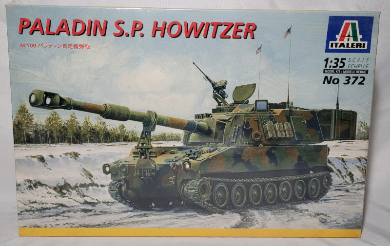 Italeri Paladin S.P. Howitzer Model Kit , 1:35 Scale , # 372 - Sealed