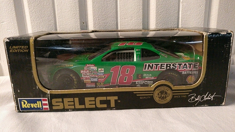 Revell Select Bobby Labonte 1:24 Scale NASCAR Diecast Race Car