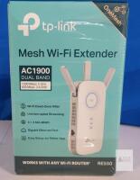 OneMesh Tp-Link Mesh Wi-Fi Extender , Model # RE550 . iOS & Android Compatible