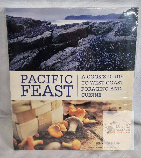 NEW Pacific Feast: West Coast Foraging & Cuisine Guide, Jennifer Hahn, Paperback, 240 Pages, ISBN 9781594850999