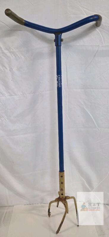 Garden Claw Manual Cultivator/Tiller, 39.5" Length, Steel 4-Tine, Ergonomic Handle