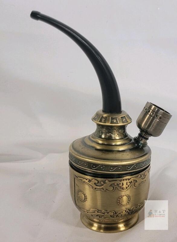 Jing Dian Bronze-Style Water Smoking Pipe.