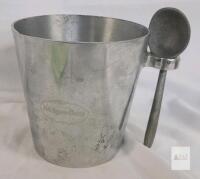 Vintage H&auml;agen-Dazs Icecream Metal Bucket w/Scoop