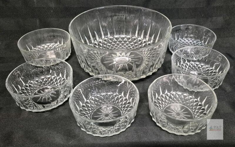 Arcoroc France Glass Punch Bowl Set &ndash; 7-Piece Starburst Pattern