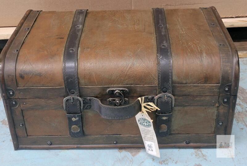 Regal Home Decor Mini Trunk Chest . Measures 17 &frac34;"&times;12.5"&times;8"
