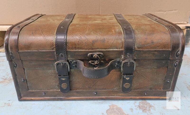 Home Decor Mini Trunk Chest . Measures 17 &frac34;"&times;12.5"&times;8"