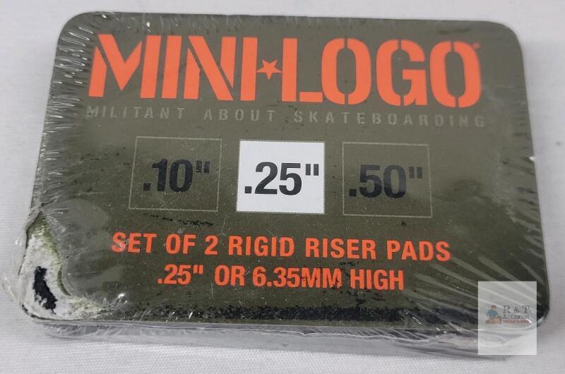 Mini Logo .25" (6.35mm) Rubber Riser Pads &ndash; Set of 2, Black, Standard Skateboard Truck Fit