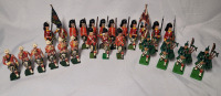 Britains ' Flags & Pipes ' Toy Soldier Lead Miniatures in Case , 25 pcs.