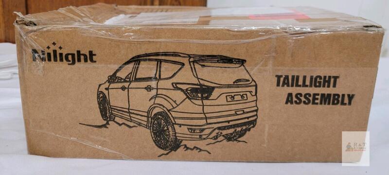 New - Nilight Single Taillight Assenbly , Part # XY-YH17-005 . Vehicle Unknown