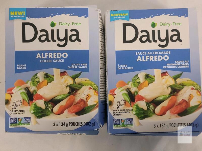 Daiya Dairy-Free Alfredo Cheese Sauce 3 x 134g Pouches, Plant-Based, Non-GMO, Best By 2026